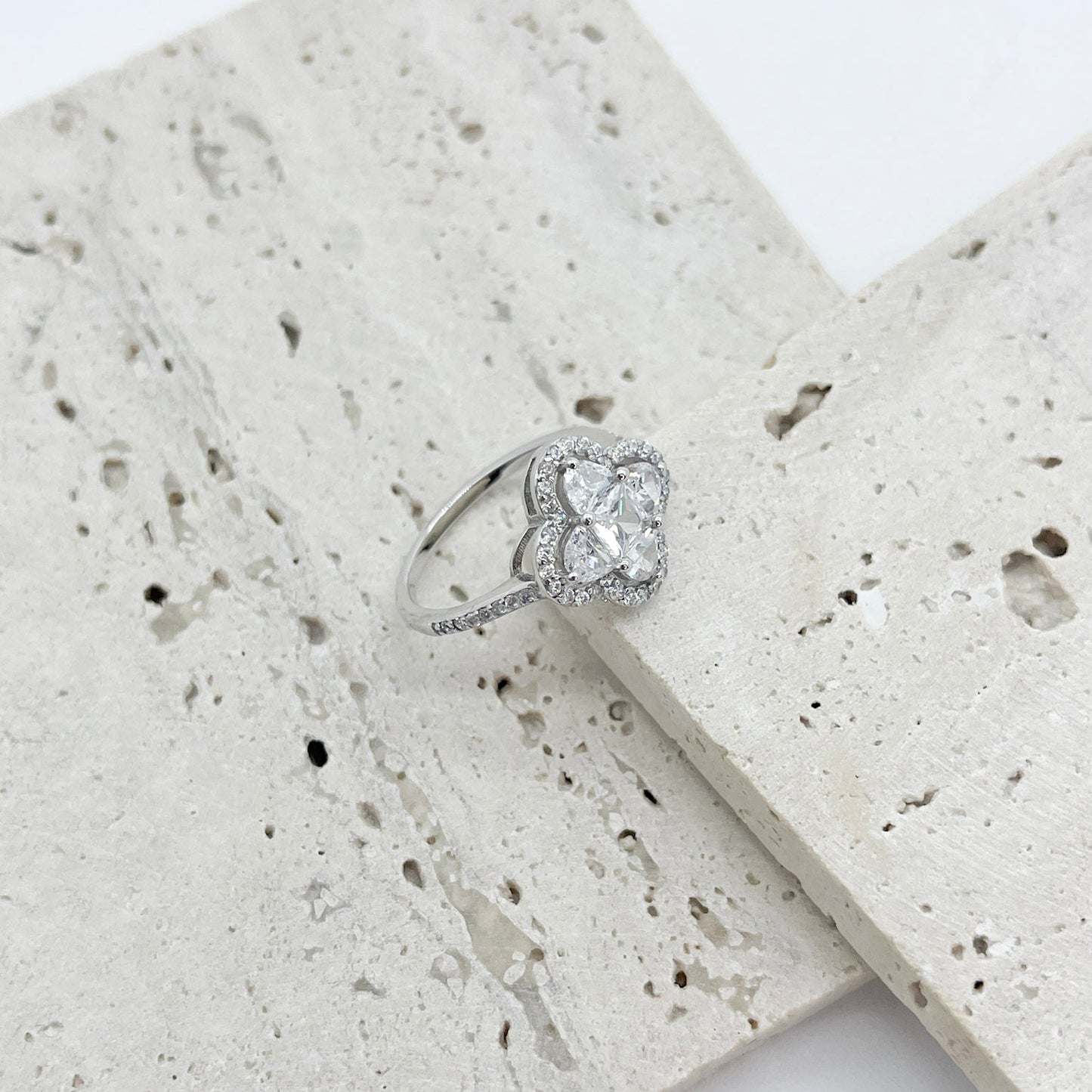 ANILLO CRISTA