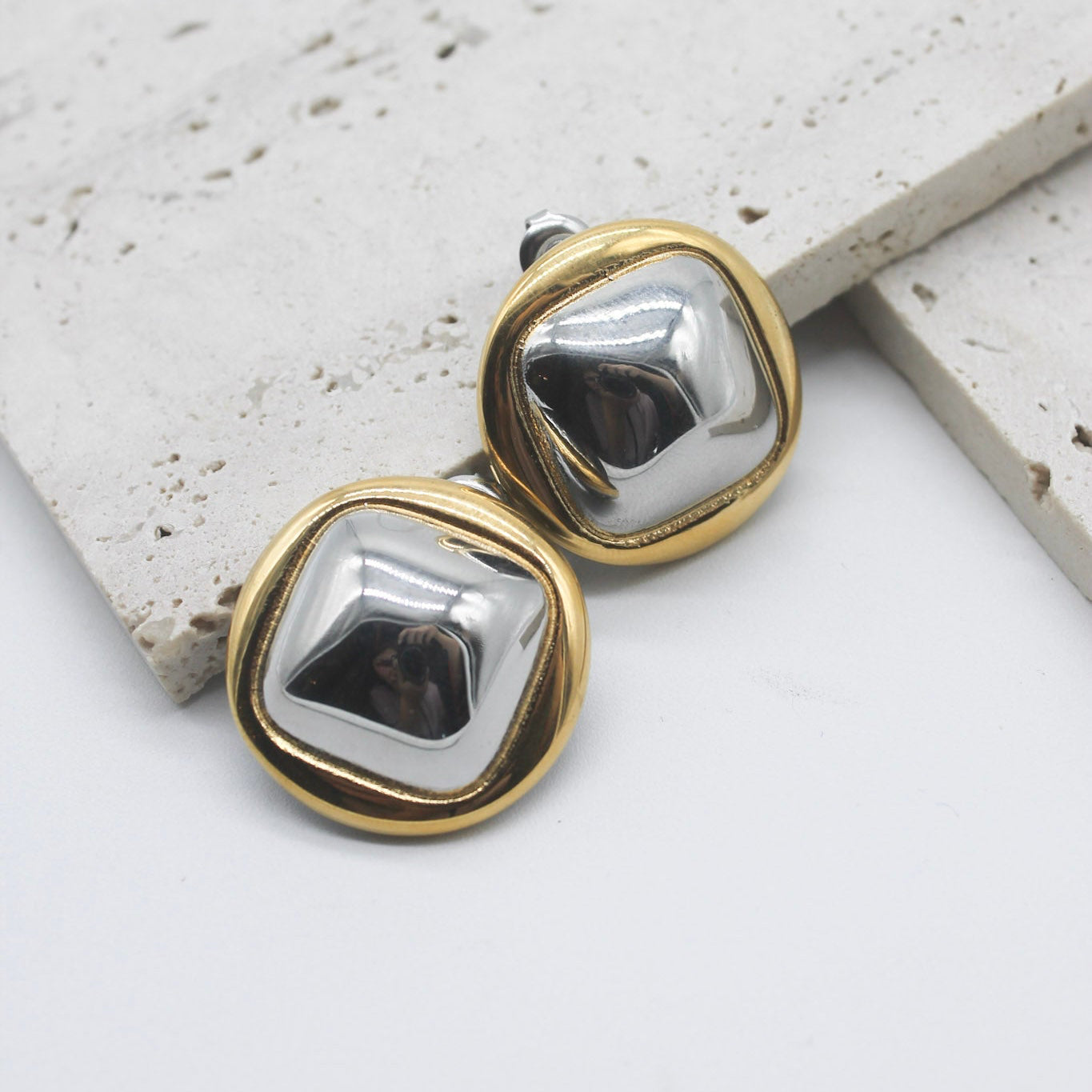 ARETES VALERIA