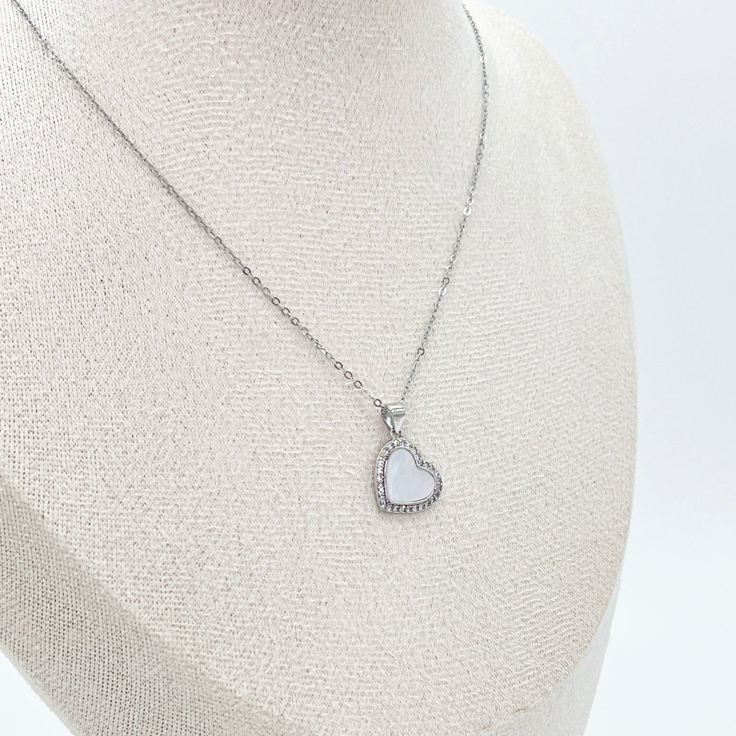 COLLAR CORAZON PERLA