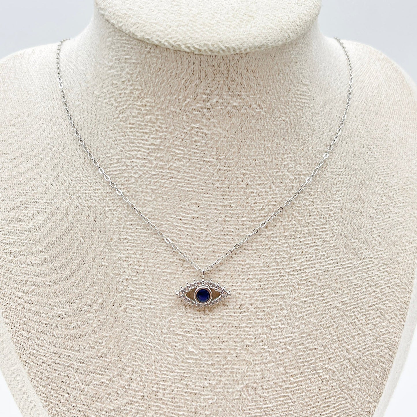 COLLAR OJO AZUL