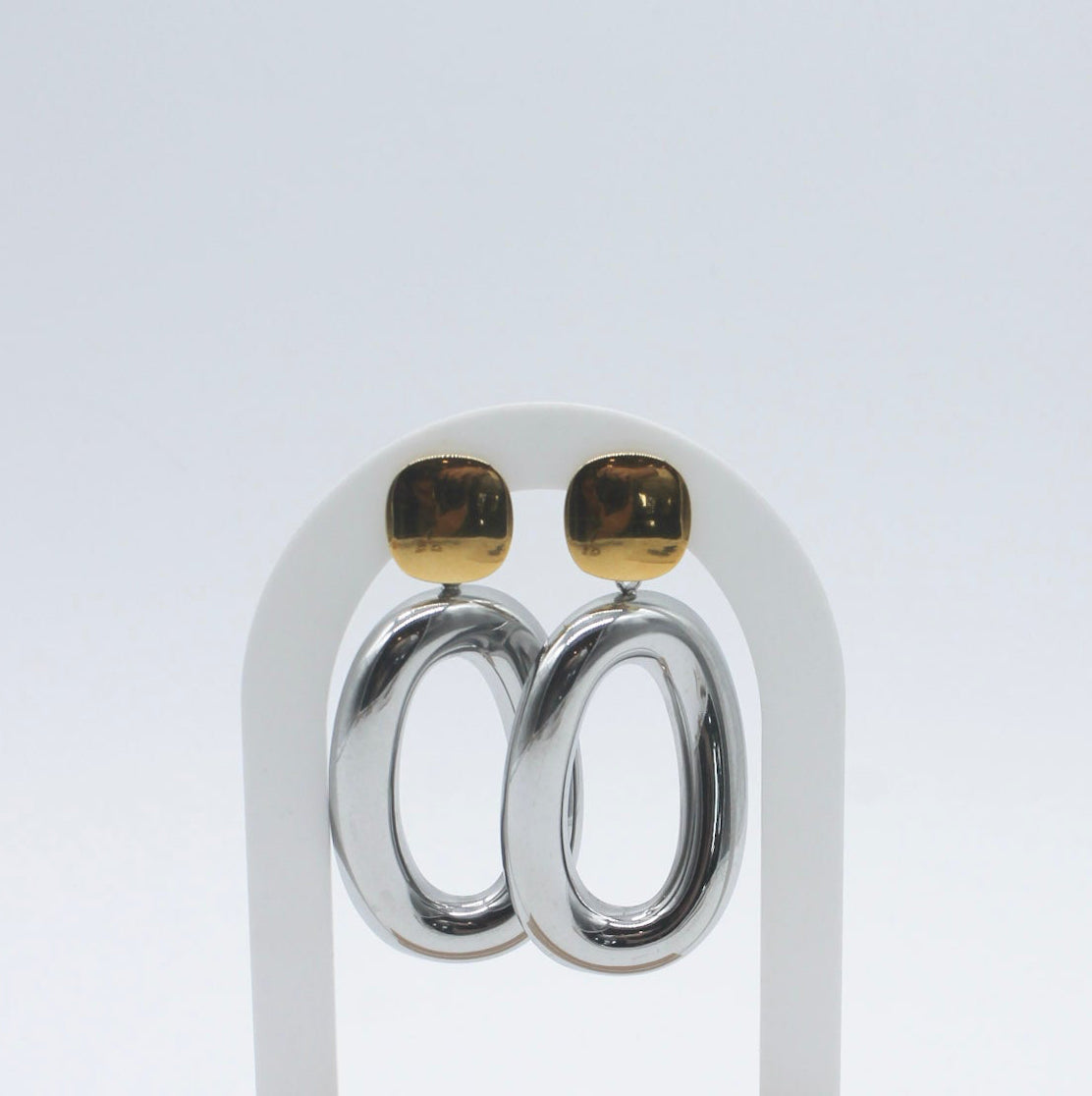 ARETES LINA