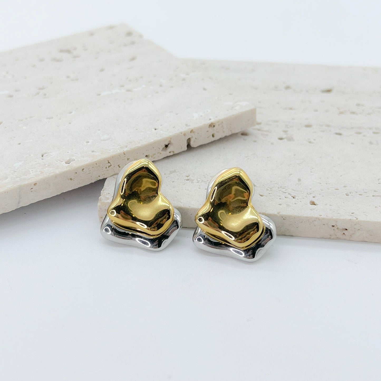 ARETES SERENA IRREGULAR DOS COLORES