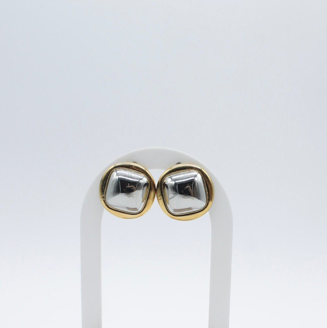 ARETES VALERIA