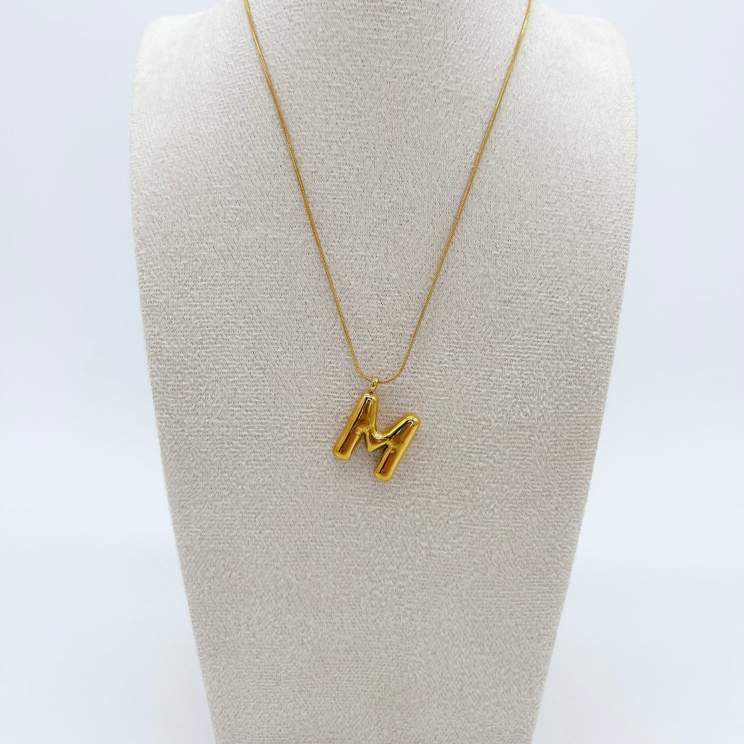 COLLAR INICIAL GLOBO