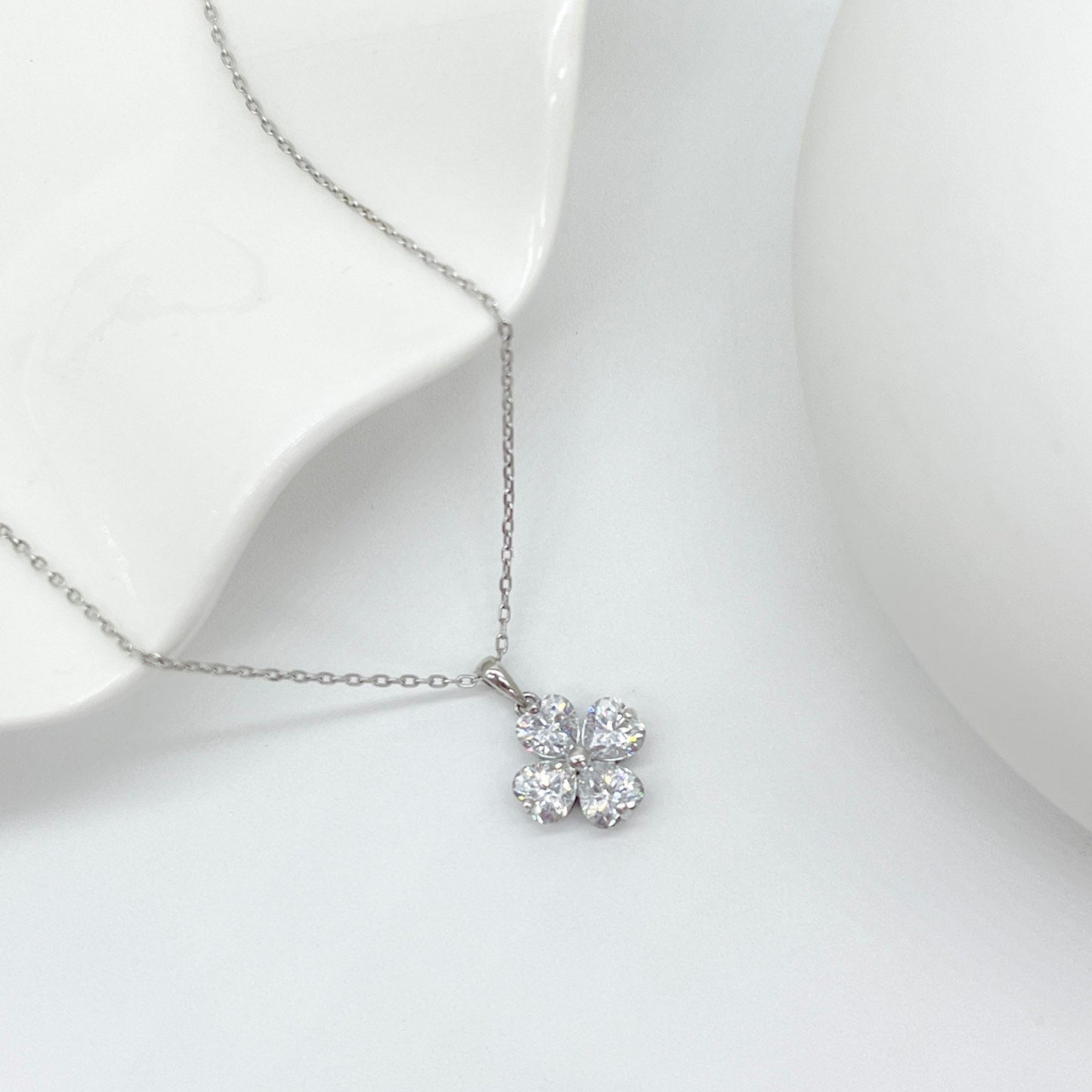 COLLAR TREBOL