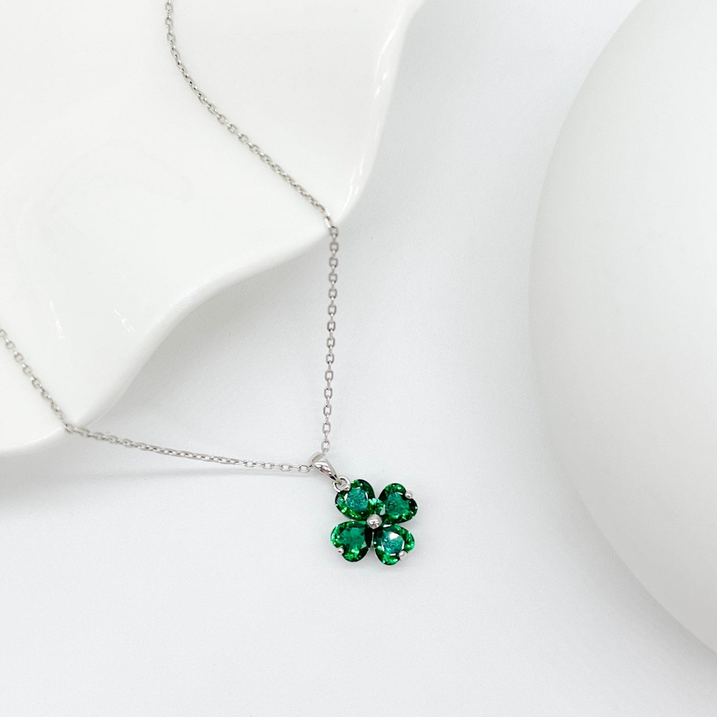 COLLAR TREBOL
