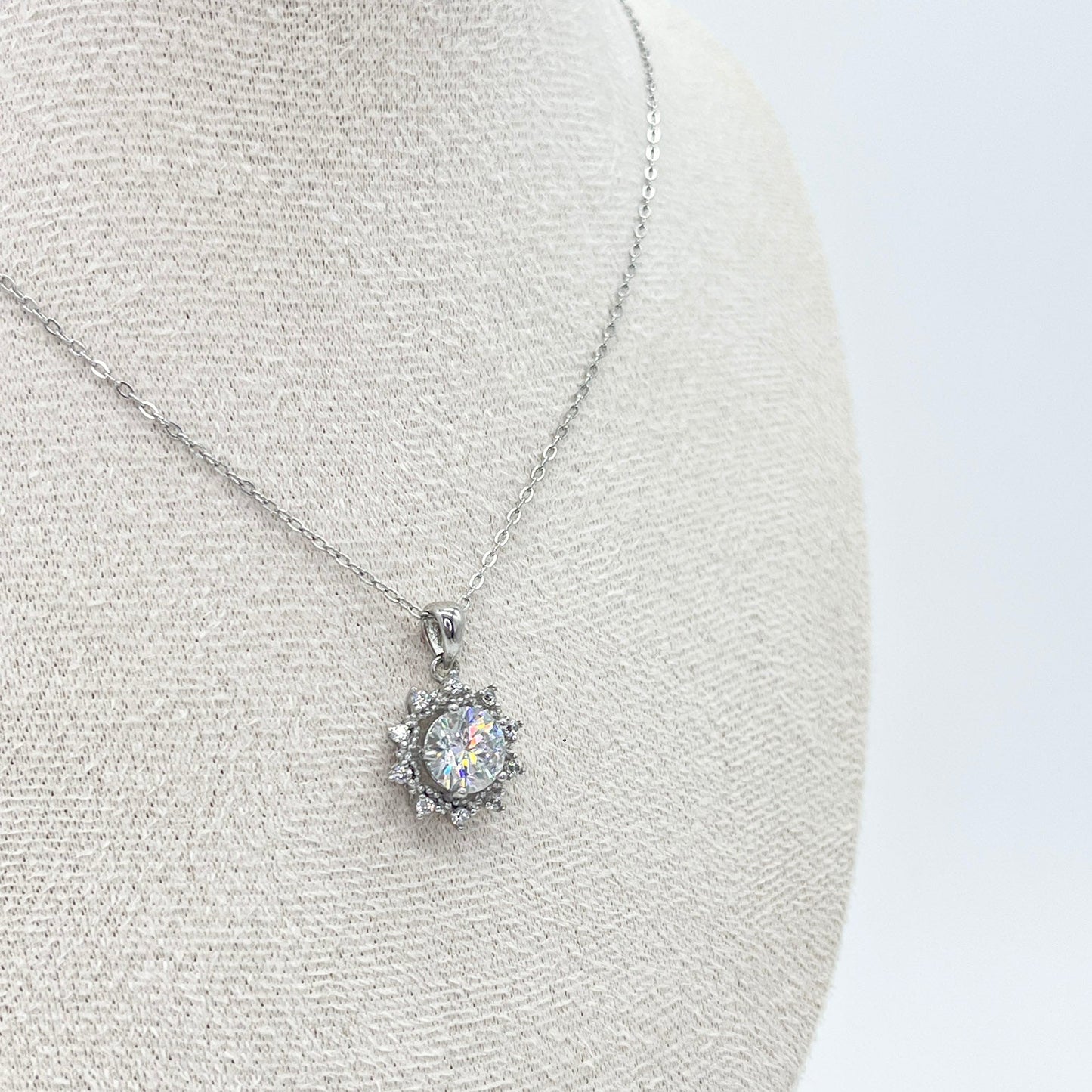 COLLAR SOLITARIO