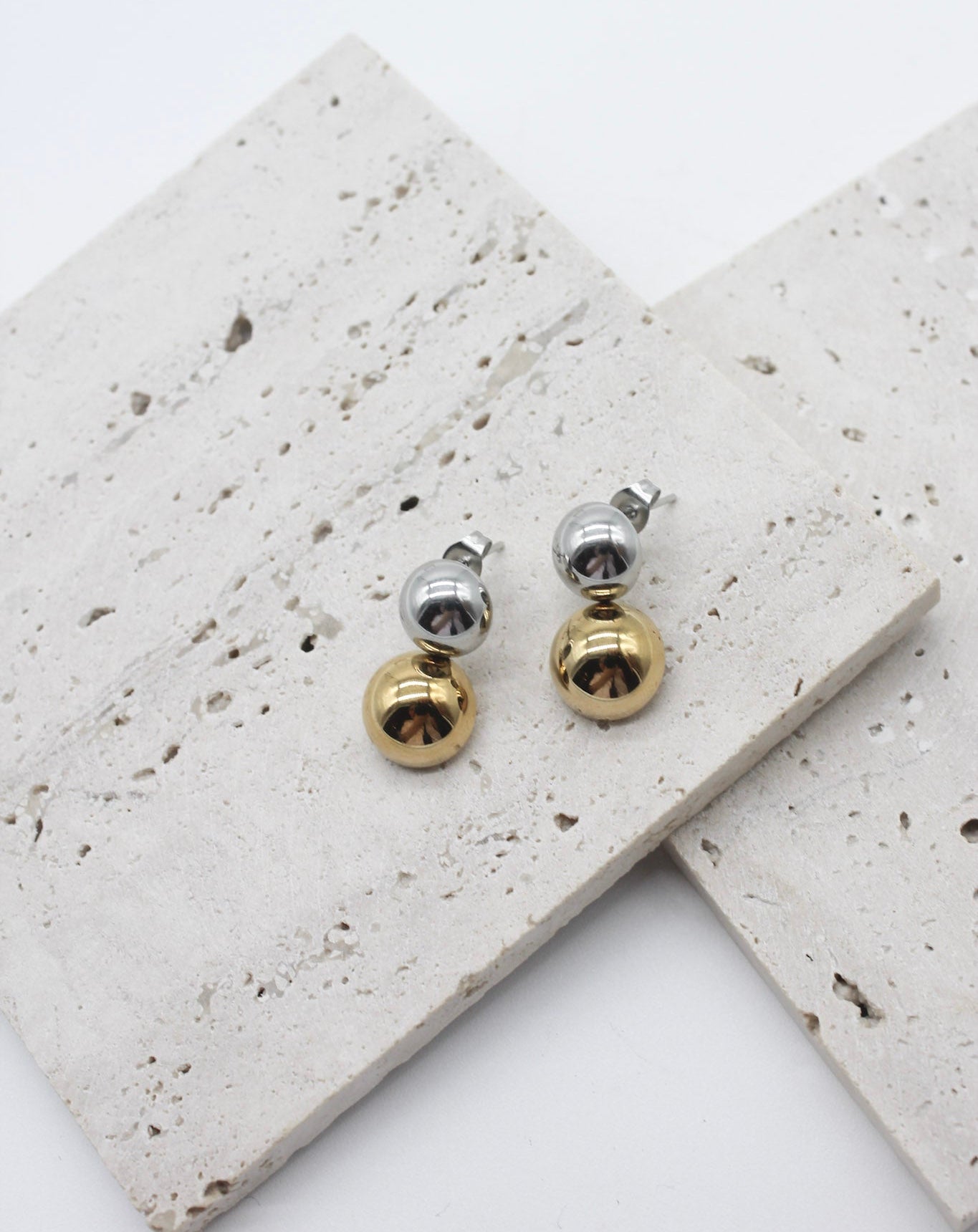 ARETES VALESCA