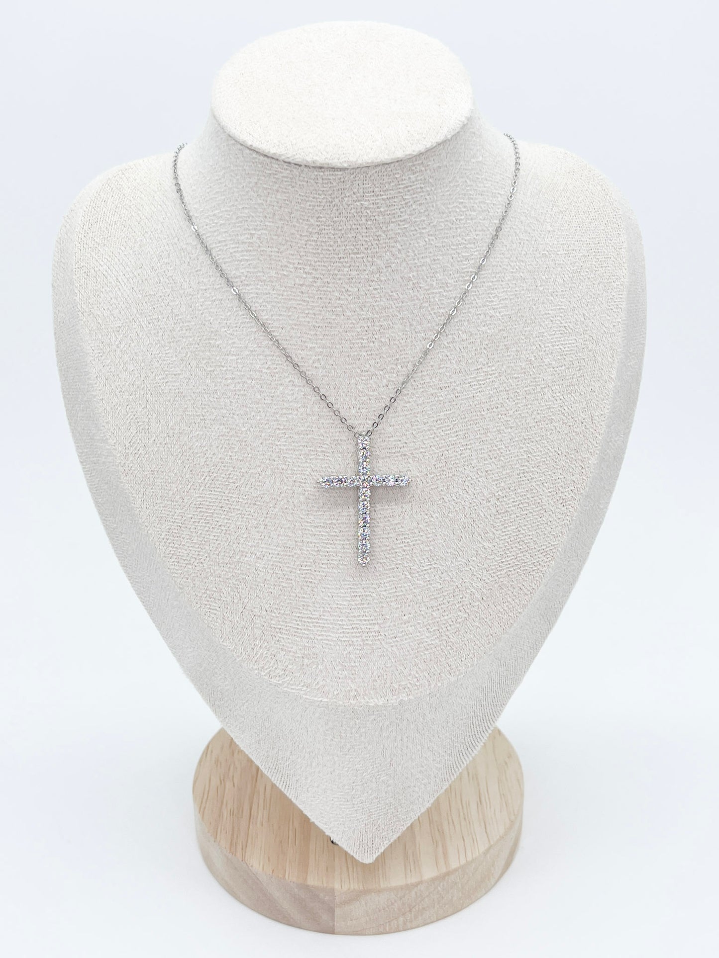 COLLAR CRUZ MOISSANITA