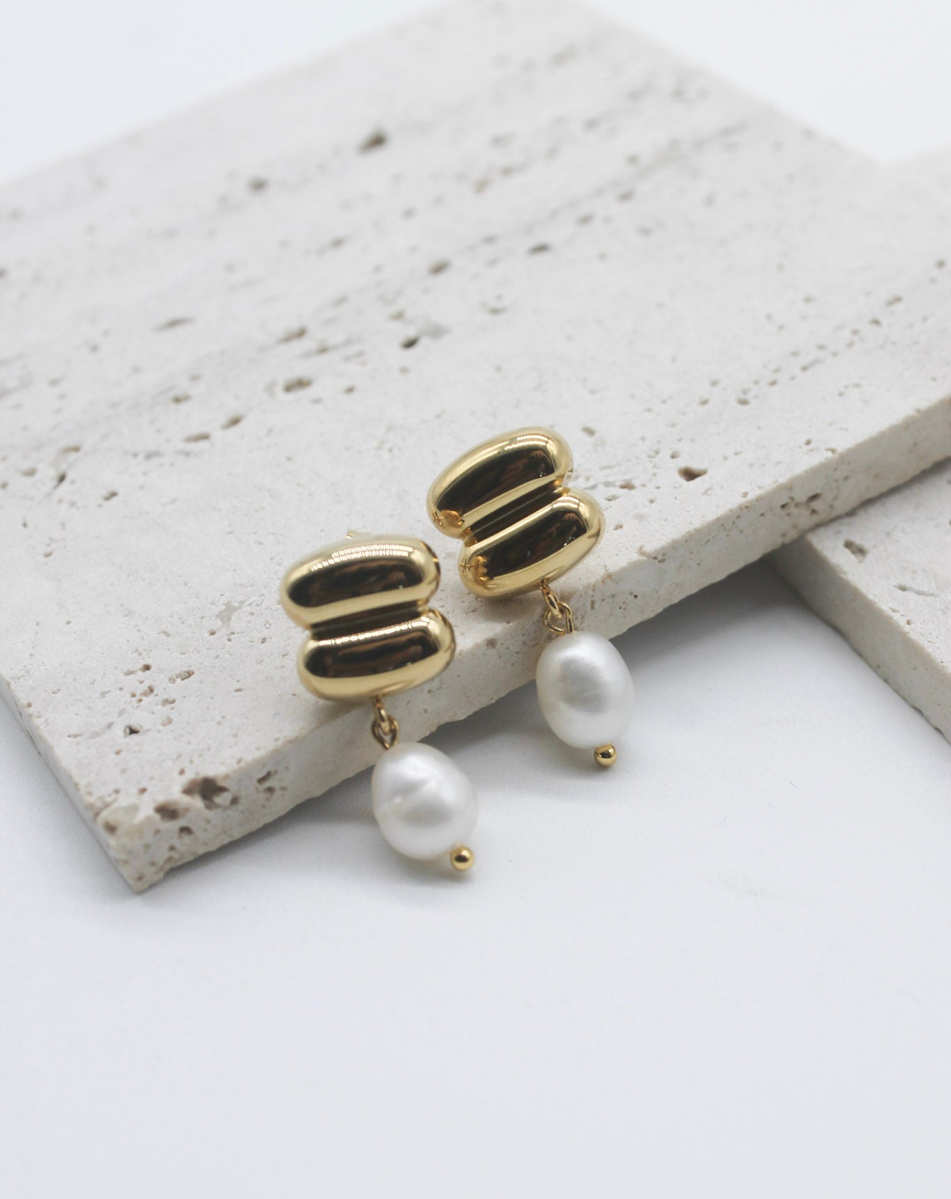 ARETES PERLA OVAL