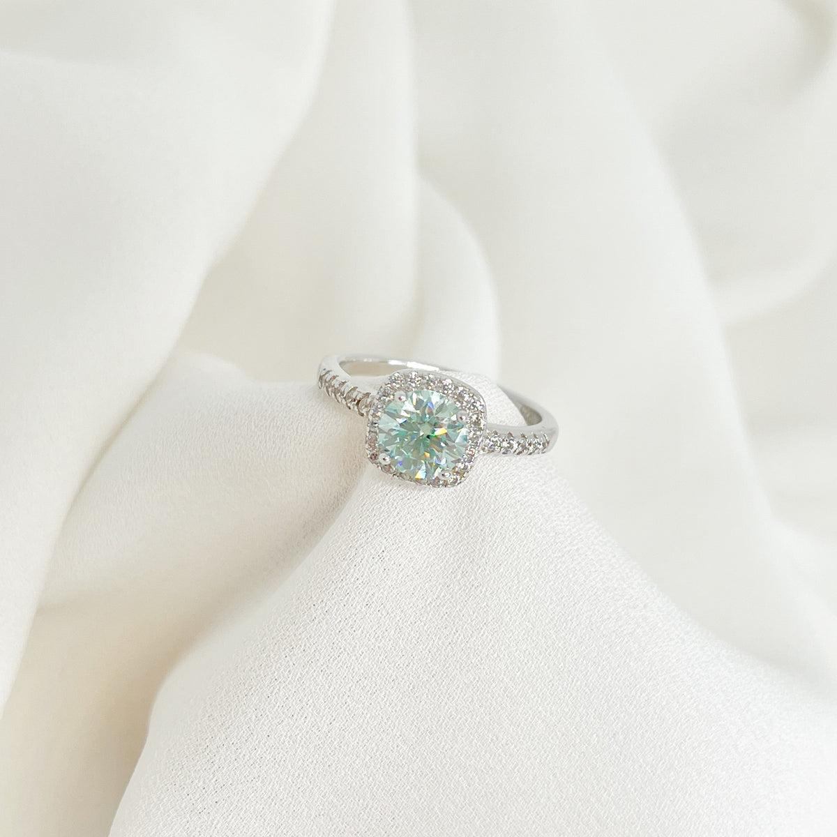 ANILLO GLAM PLATA .925 CON PIEDRA MOISSANITA