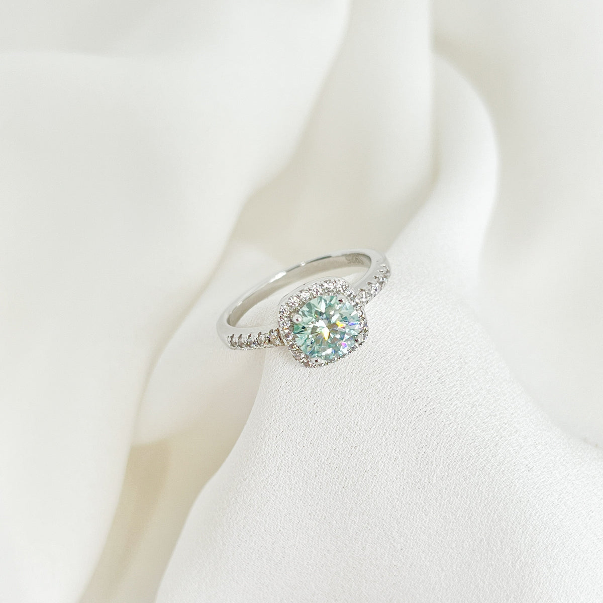 ANILLO GLAM PLATA .925 CON PIEDRA MOISSANITA