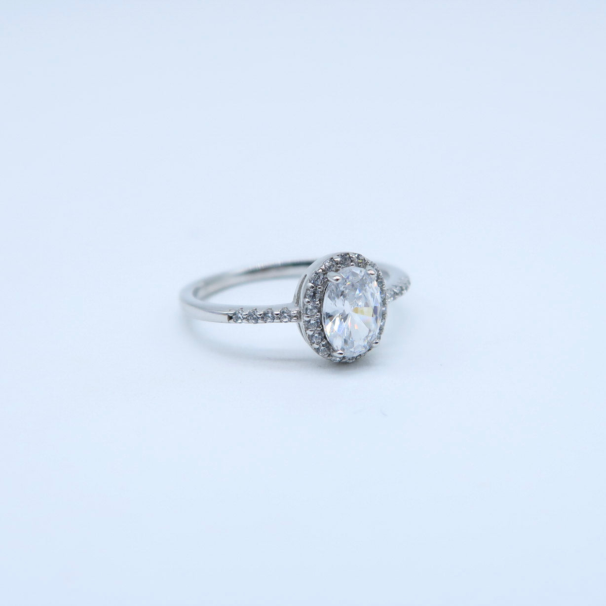 ANILLO OVAL HALO